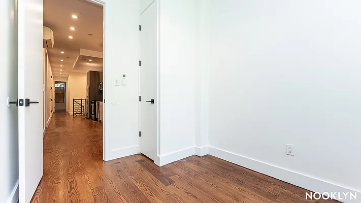 Rented by Nooklyn NYC LLC | media 23