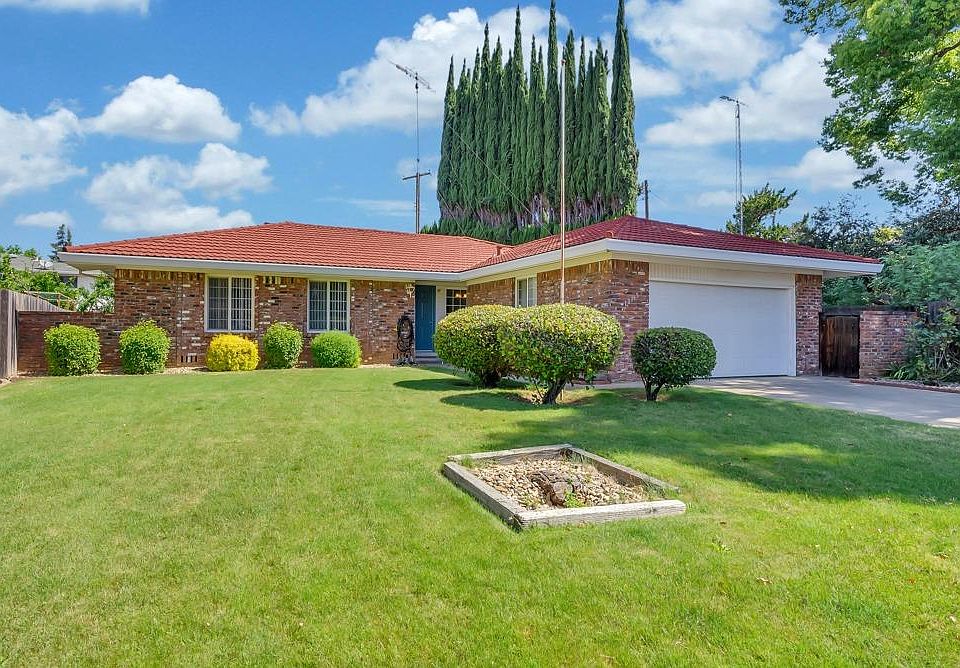 1st image of 10165 La Alegria Dr