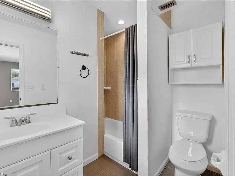 1420 Maravilla Ave — Photo 28