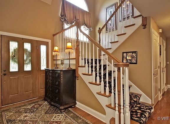 2nd image of 1620 Old Barn Cir