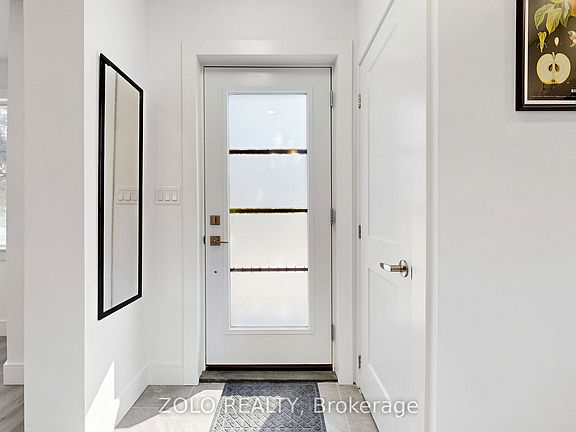 4th image of 84 E 15th St