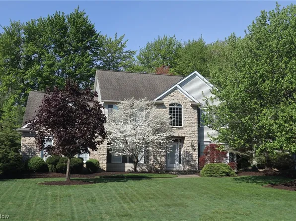 1042 Orchard Ln, Broadview Heights, OH 44147