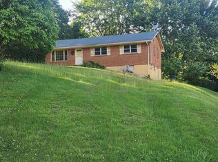 1380 Starlight Ct, Christiansburg, VA 24073