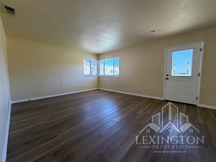 3412 Humboldt Way — Photo 6