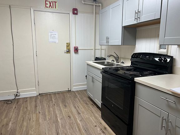 5th image of 5015 17th Ave NE #5015B