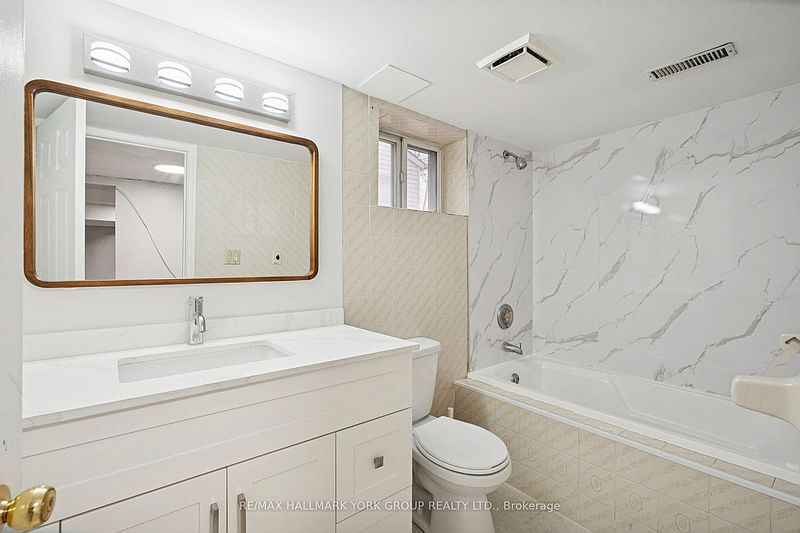 Toronto House for rent - 4 Bedrooms — photo 24