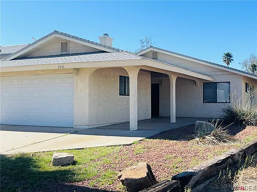 2531 Country Club Dr Photo 1