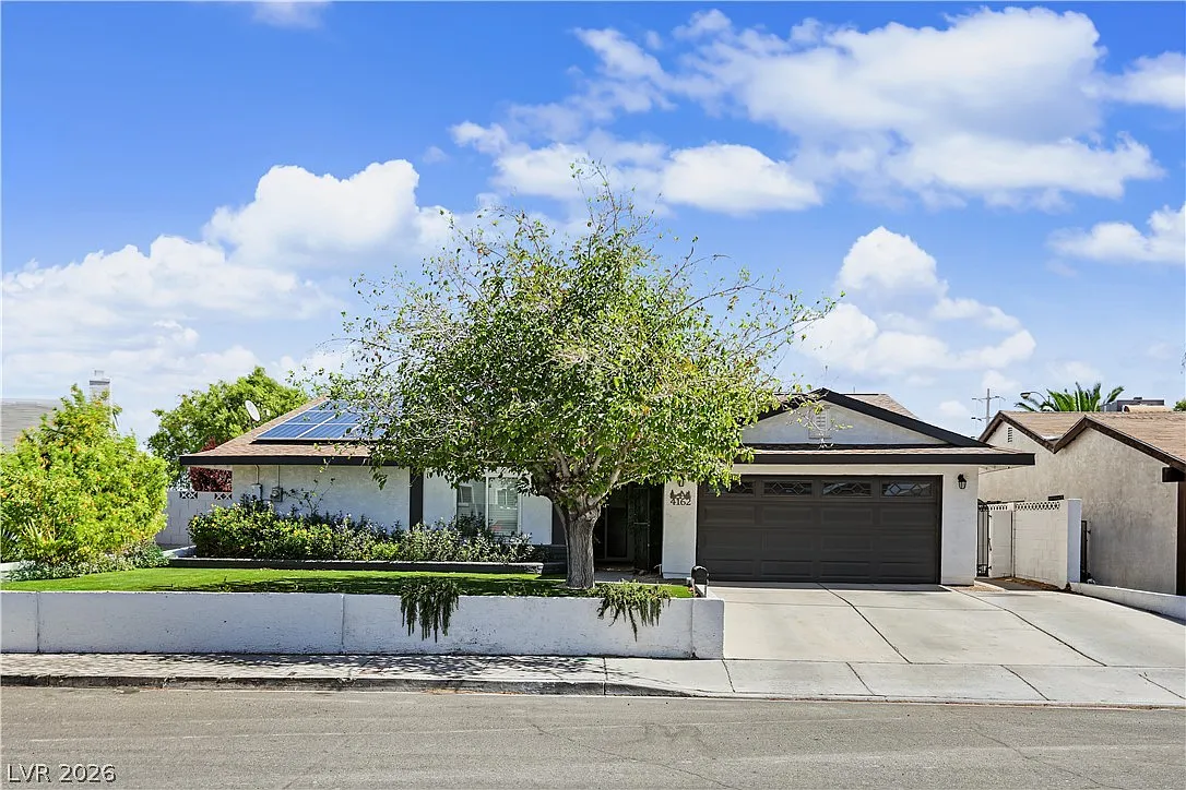 4 bed, 2.0 bath, 1817 sqft, $2,950 — Photo 1