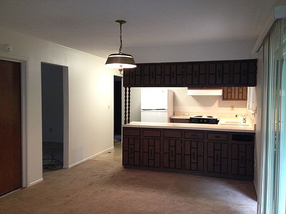 3rd image of 605 Essen Pl