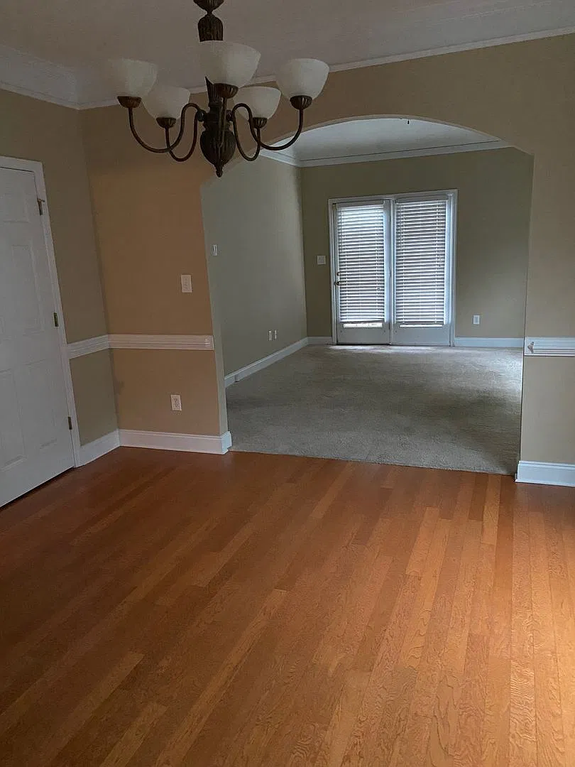Available Soon 3 bedroom 3 bathroom end unit in Reed Creek Villa — Photo 2