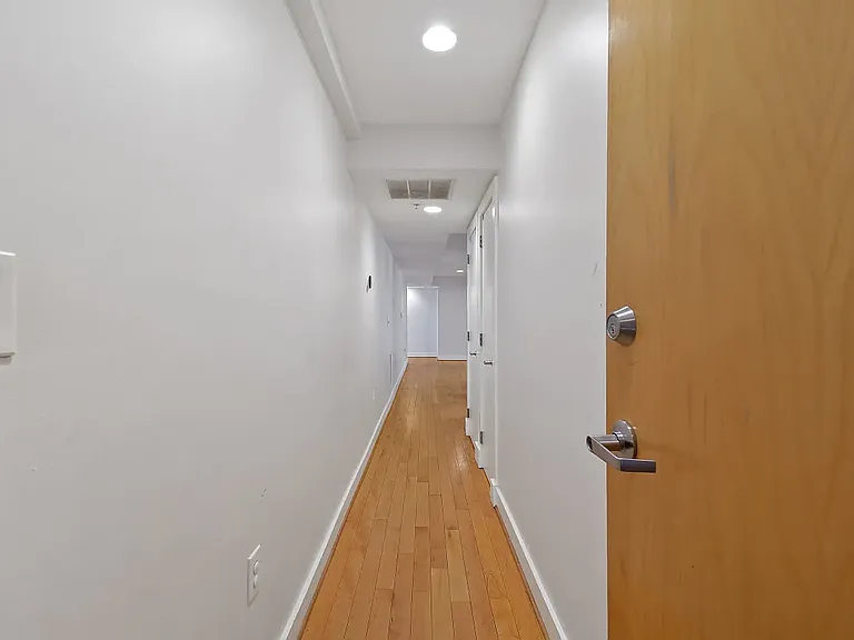 1524 Independence Ave SE #102 — Photo 15