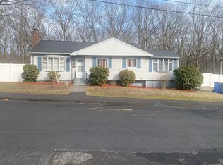 4 Skyview Rd, Randolph, MA 02368