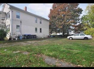 32 Pumgansett St, Providence, RI 02908