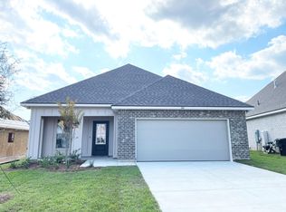 160 Hydrangea Blvd, Freeport, FL 32439