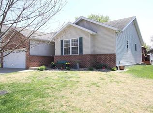 4 Parrot Dr, Highland, IL 62249