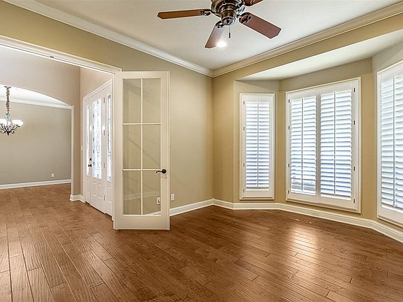 4th image of 1018 Riverwood Dr