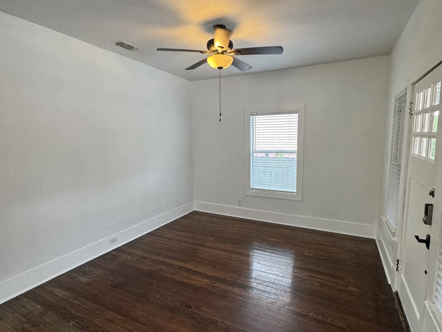 1323 Burnet Street - 1 — Photo 4
