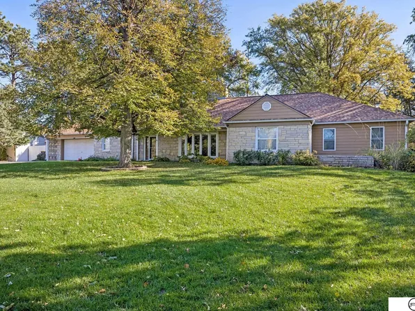 940 S Cotner Blvd, Lincoln, NE 68510