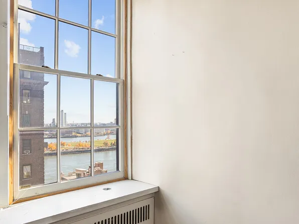 30 Sutton Place image 10 of 11