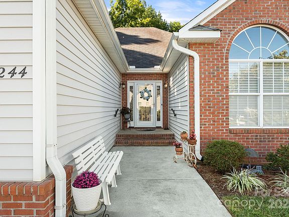 5th image of 5244 Old Plantation Cir