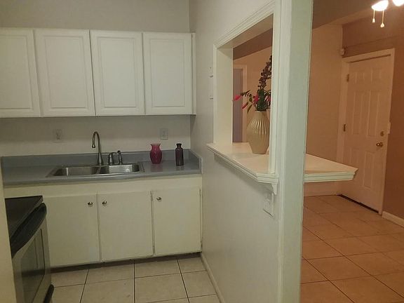 4th image of 3505 E Crystal Lake Ave