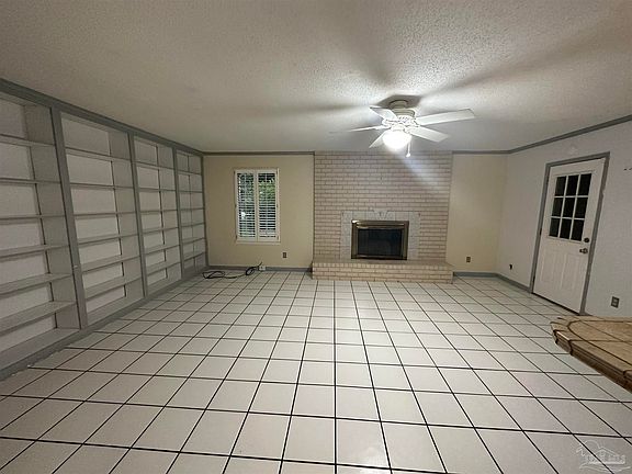 4th image of 204 Fairpoint Dr