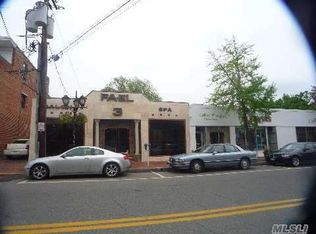 3 Bond St, Great Neck, NY 11021