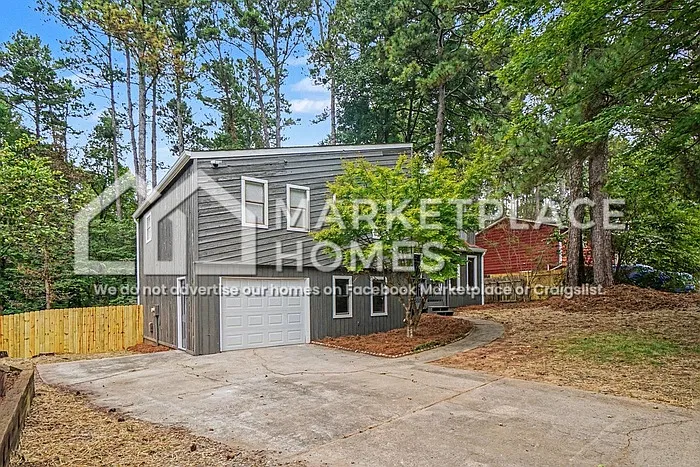 3 bed, 2.0 bath, 1659 sqft, $2,195 — Photo 2