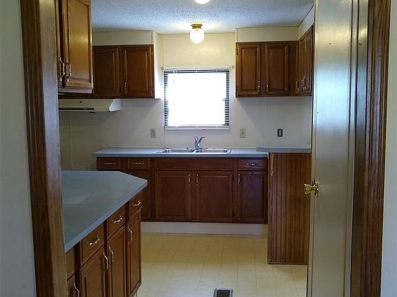 4th image of 152 Pendelton Pugh Ln