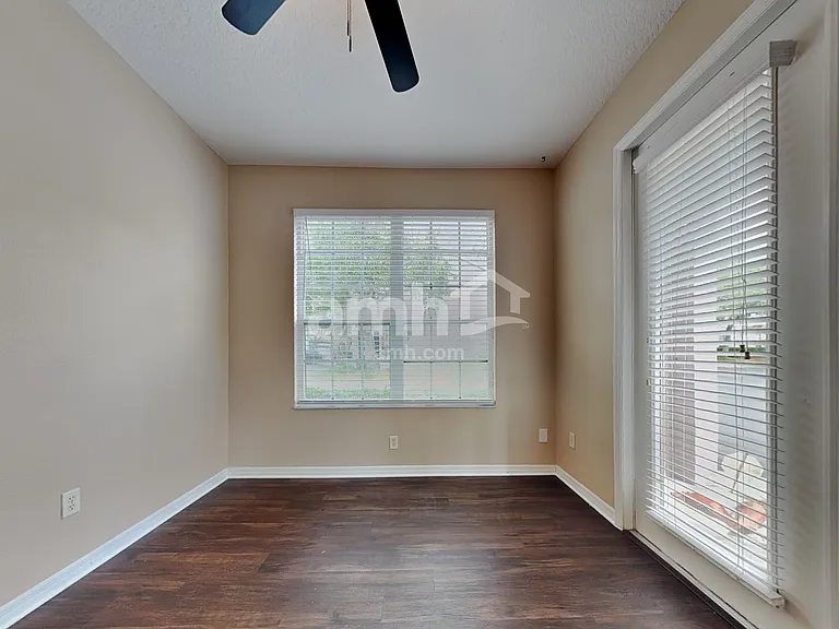 10602 Drayton Ct — Photo 5