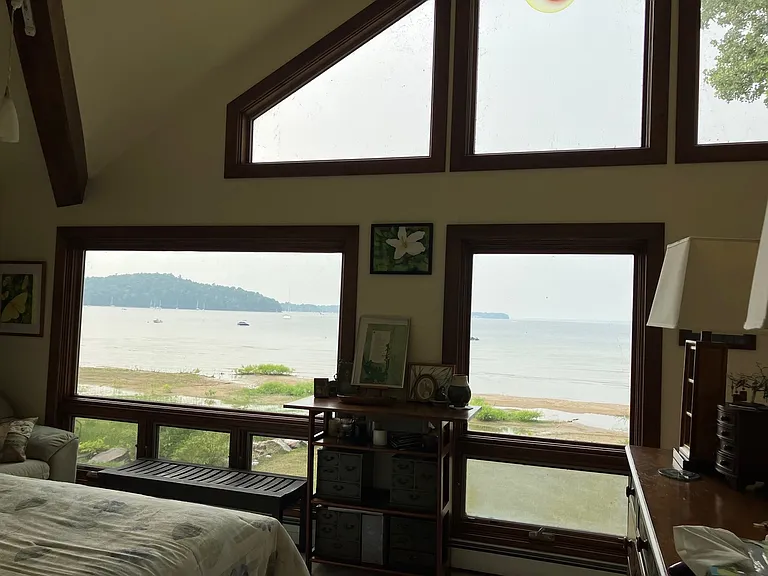 624 Bay Rd — Photo 7