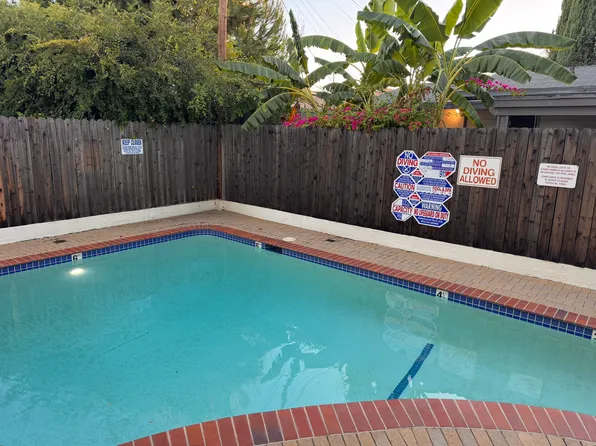 5255 Bellingham Ave Unit 109, Valley Village, CA 91607