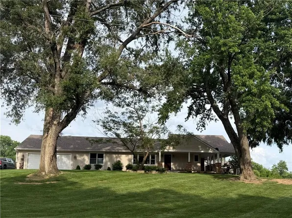 9785 NW Baker Rd, Kansas City, MO 64153