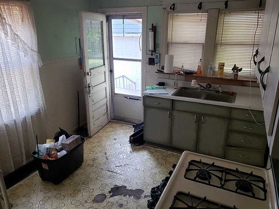 4th image of 513 Superior Ave