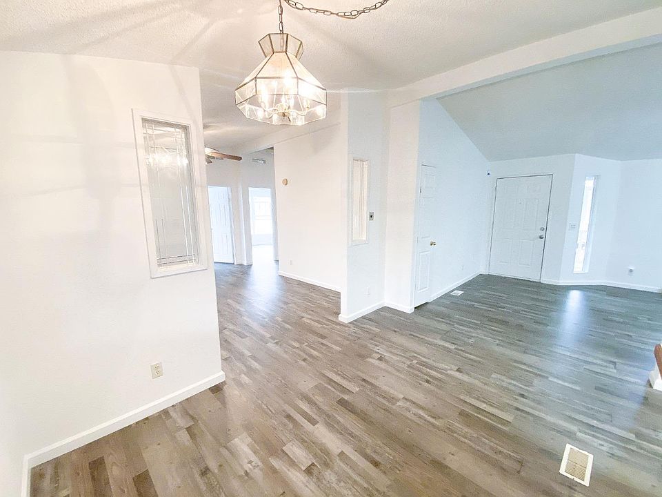 1st image of 567 Hermitage Ct #567
