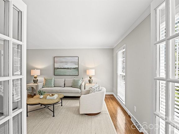 5th image of 2710 Wamath Dr