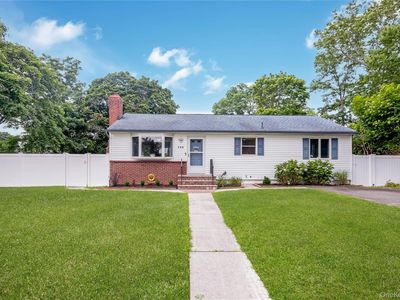 522 Amsterdam Avenue, East Patchogue, NY, 11772