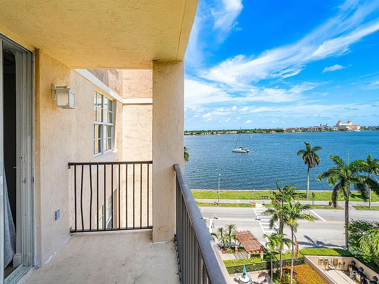 1801 N Flagler Dr #835 — Photo 27