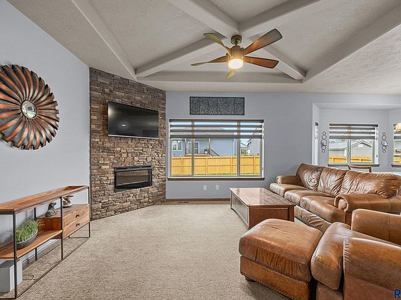 4th image of 1304 S Thecla Ave