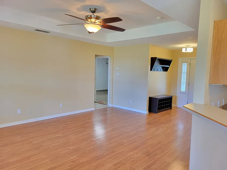 2301 Jadyn Ln — Photo 8