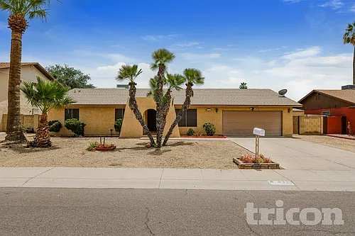 4323 W Poinsettia Dr Photo 1