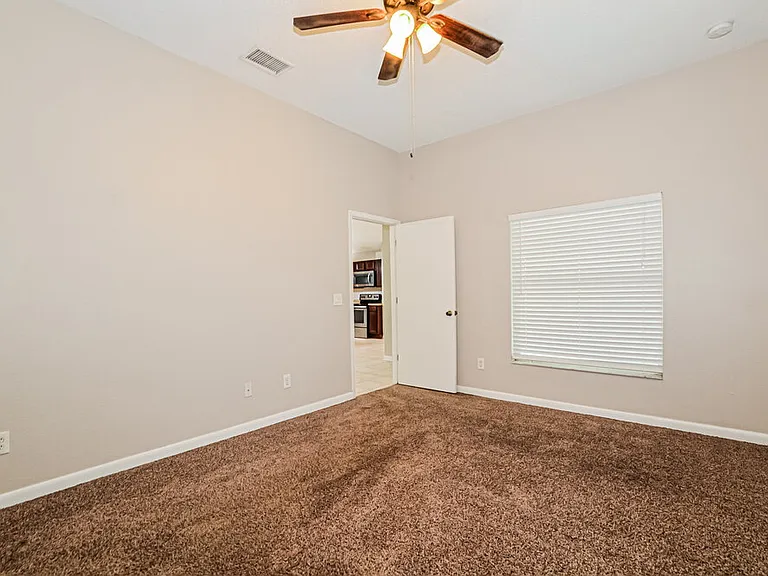 1096 Manigan Ave — Photo 10