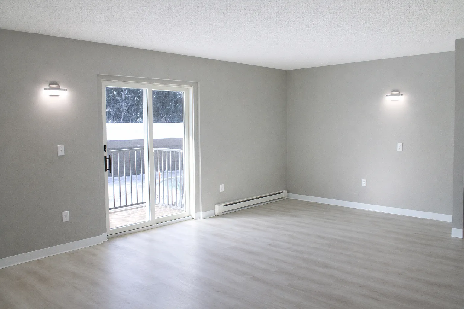 Allan Avenue Apartments — Photo 1