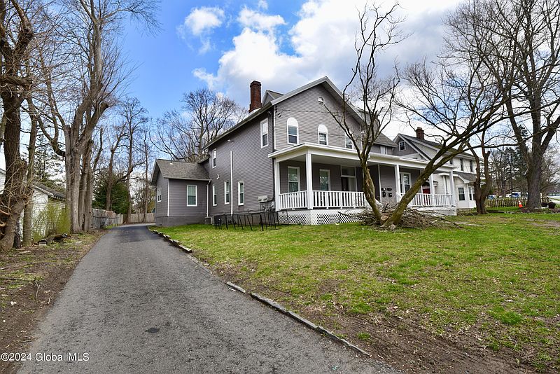 5th image of 219-221 Spring Avenue