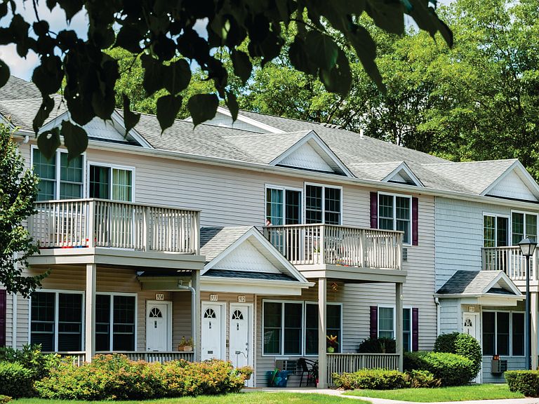 Medford Pond Apartment Rentals Medford, NY Zillow