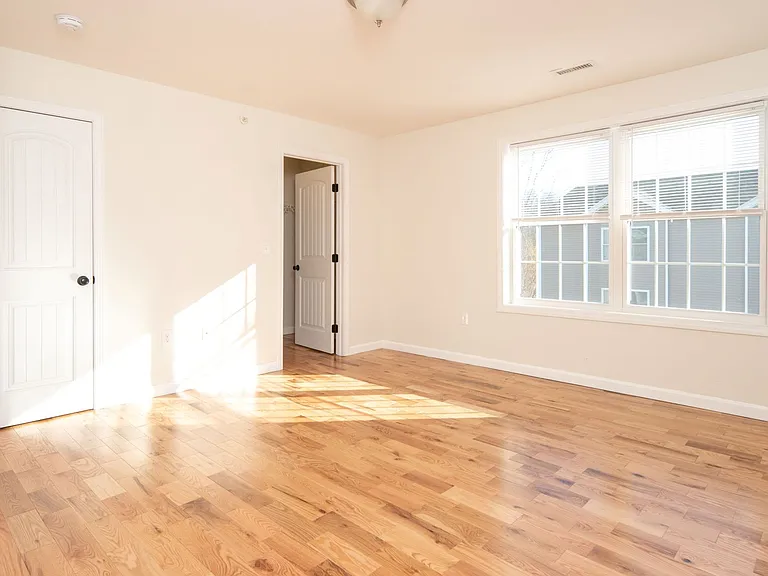 Amy's Commons — Photo 16