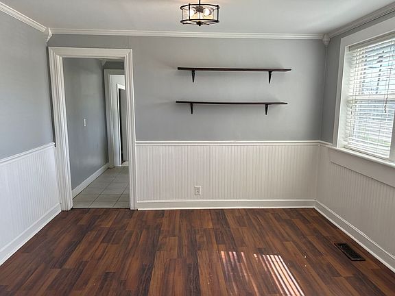 4th image of 705 Yowell Ave