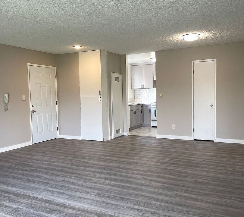 1st image of 1105 Melrose Ave #201