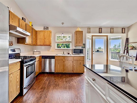 5th image of 108 Bracadale Ave