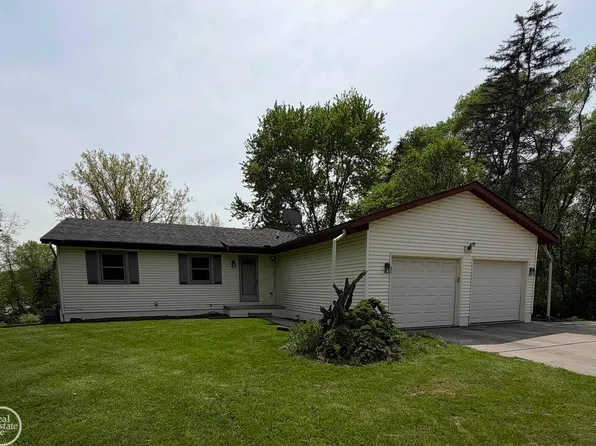4063 N River Rd, Fort Gratiot, MI 48059